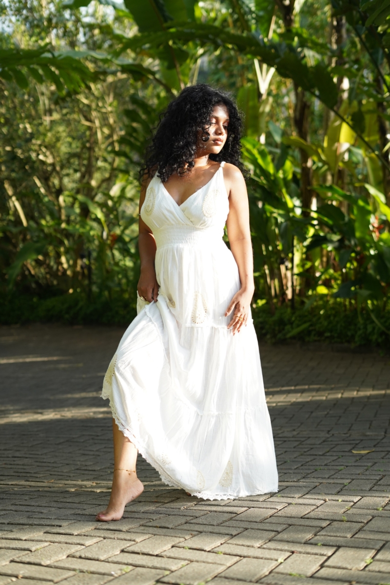 White Embroider Detailed Maxi Dress