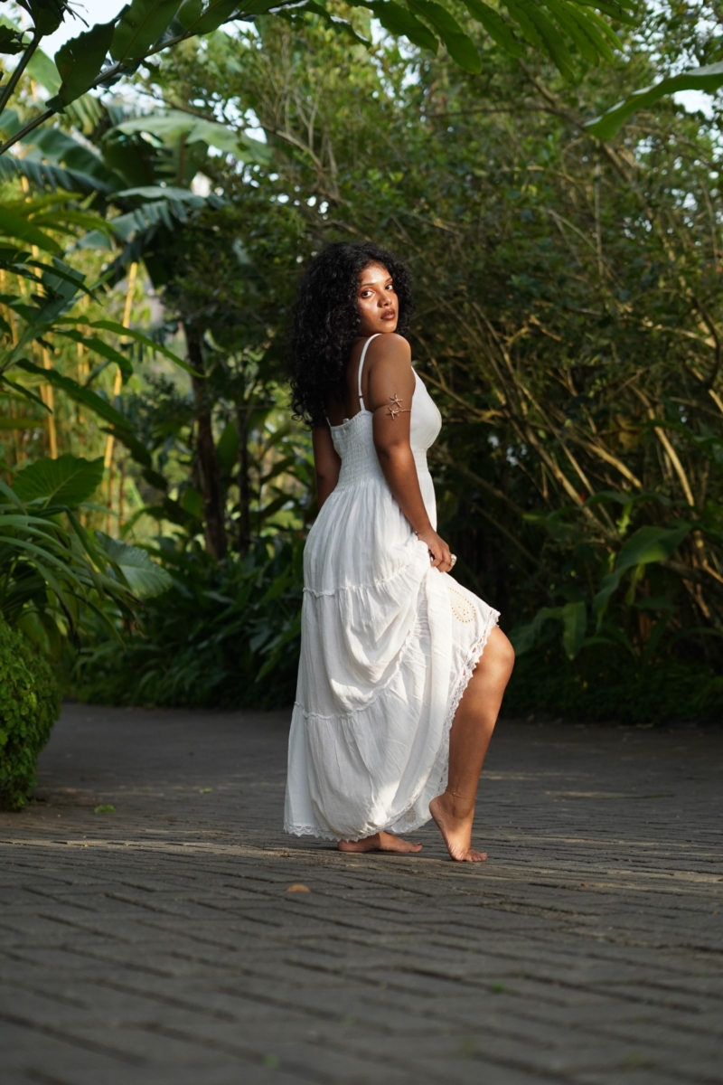 White Embroider Detailed Maxi Dress - Image 3