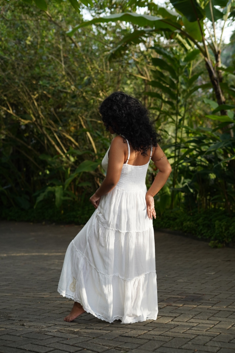 White Embroider Detailed Maxi Dress - Image 5