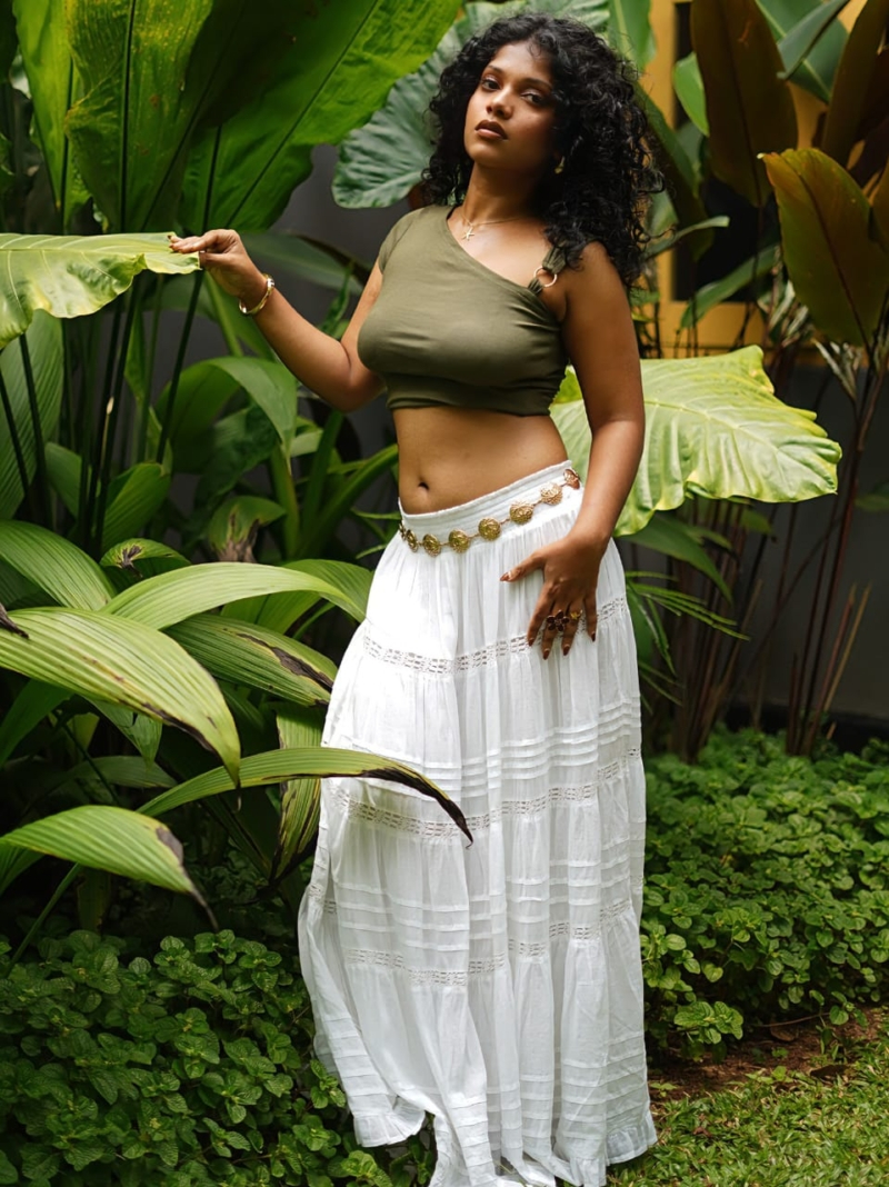 Simple Detailed White Maxi Skirt - Image 2