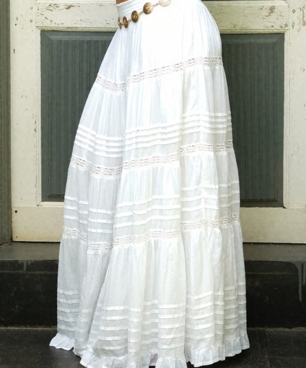 Simple Detailed White Maxi Skirt